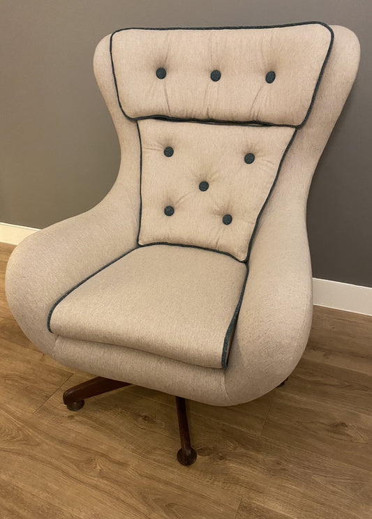 Egg Style Swivel Armchair 1960's